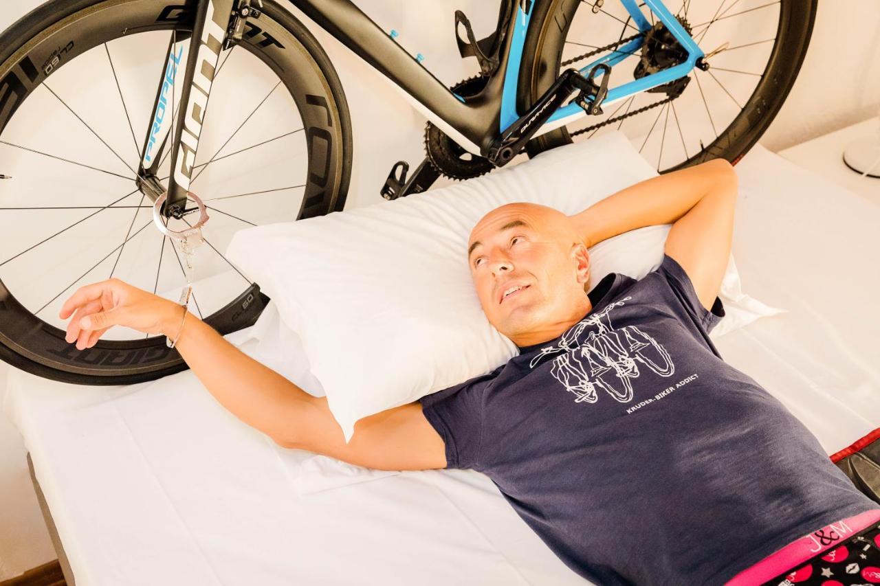 Alp Apartments Ski & Bike - Xavier อาออสตา ภายนอก รูปภาพ